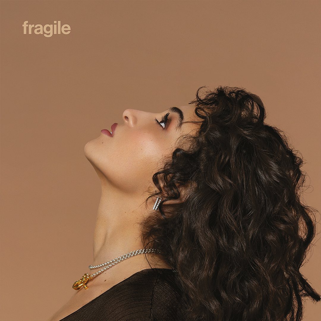 Camelia Jordana - Interview - Facile Fragile - 