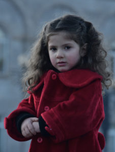 robe-rouge-fillette-kasparian-armenie