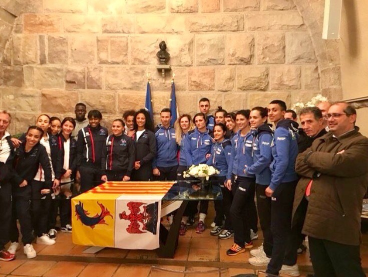 Equipe de France et équipe d'Italie à la Mairie de Saint-Raphaël