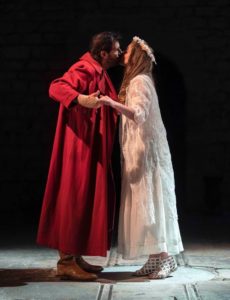 e Roi Arthur - Epee de bois - Cartoucherie - Vincenne - Théâtre - Lancelot - Camelot - Rameau d'or - Syma News - Syma Mobile - Florence Yeremian - Romance - Jean Philippe Begue - Merlin