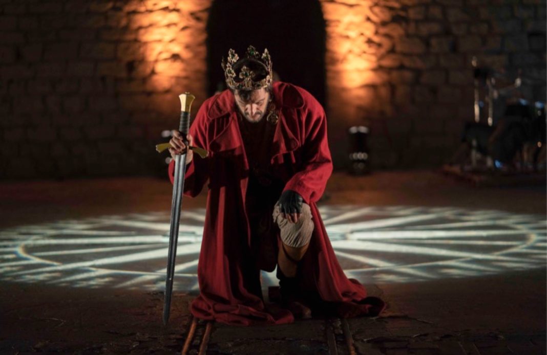 Le Roi Arthur - Epee de bois - Cartoucherie - Vincenne - Théâtre - Lancelot - Camelot - Rameau d'or - Syma News - Syma Mobile - Florence Yeremian - Jean Philippe Begue - Merlin enchanteur