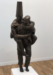 FIAC 2018 - Art Contemporain - Paris - Artistes - Paintings - Peinture - Juan Munoz - bronze - Chinois - Piggyback - Caucasien - caucasian - Chinese - Galerie Skarstedt -Sculpture - Moderne - SYMA News - SYMA Mobile - Florence Yeremian