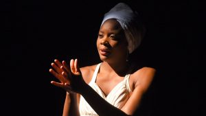 Portrait de Ludmilla en Nina Simone - David Lescot - Ludmilla Dabo - Theatre - Soul - Jazz - Diva - Chanson - SYMA News - Theatre de la ville - Espace Cardin - Florence Yeremian - Racisme - Afro-Américain - Ségrégation - USA