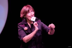 Le sourire du chat - psychologue - magie - Elisabeth Amato - magicienne - Petit Montparnasse - theatre - florence Yeremian - SYma News - Sortir - Paris Magic Psy Show - Chrisophe Lidon - Mentaliste