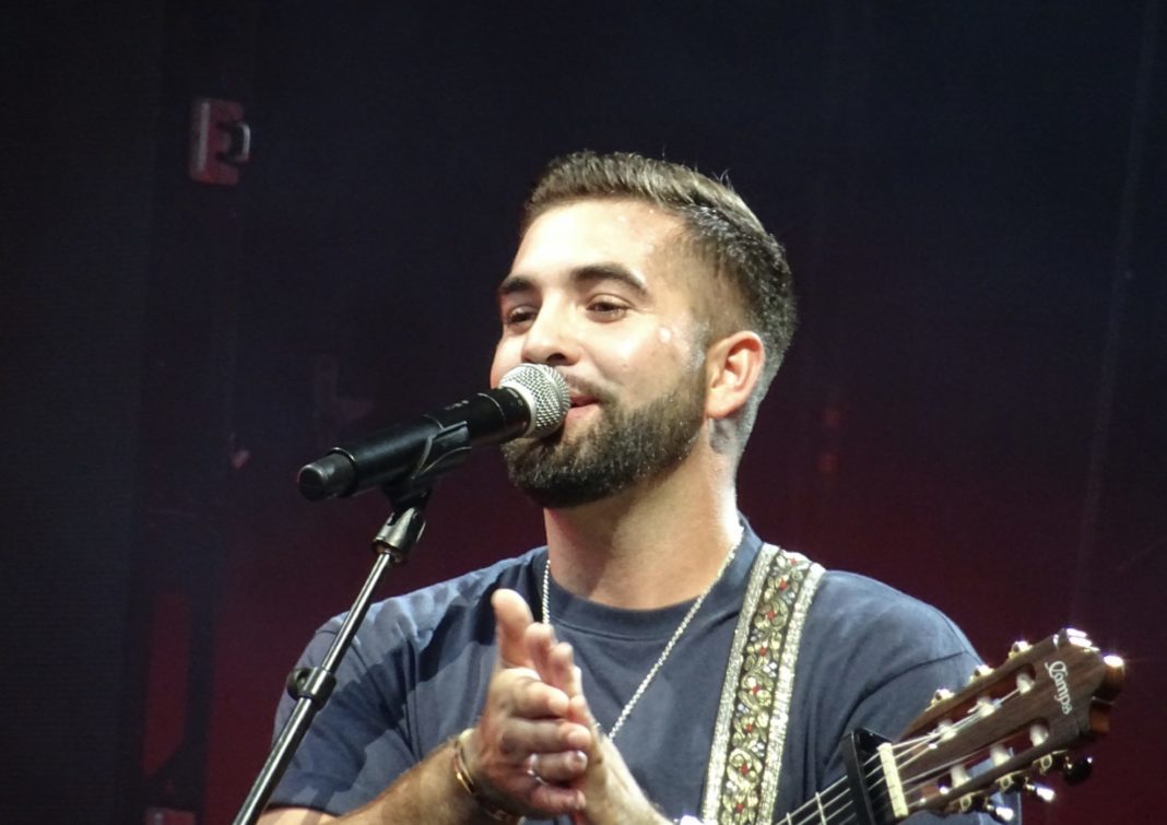 Kendji Girac - Showcase - Westfield Carré Sénart - Kendji - scène