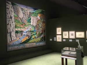 Tolkien - BNF - Expo - Exposition - Le seigneur des anneaux - bilbo le hobbit - syma news - florence yeremian - Fantasy - livre - exhibition - dragon - sauron -Bibliotheque Nationale