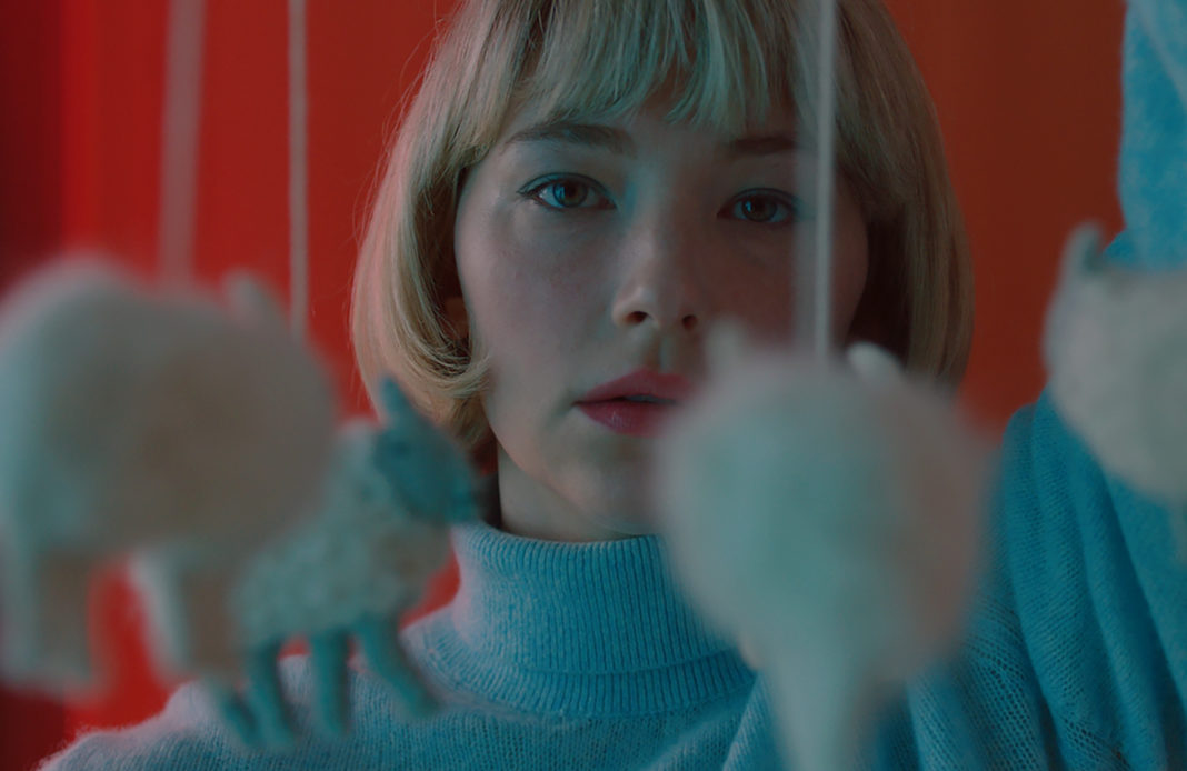 Swallow - Cinema - film - movie - Carlo mirabella davis - florence yeremian - syma news - haley bennett - maladie de pica - syndrome de pica - avaler - comedienne