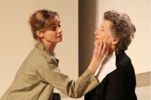 Savannah bay - theatre de l'atelier - Duras - je prends ta peine - film - syma news - florence yeremian - anne consigny - interview - tsavet danem - armenie- arménie - armenia - cancer - mort - deuil - perte d'un enfant - compassion - drame - reportage