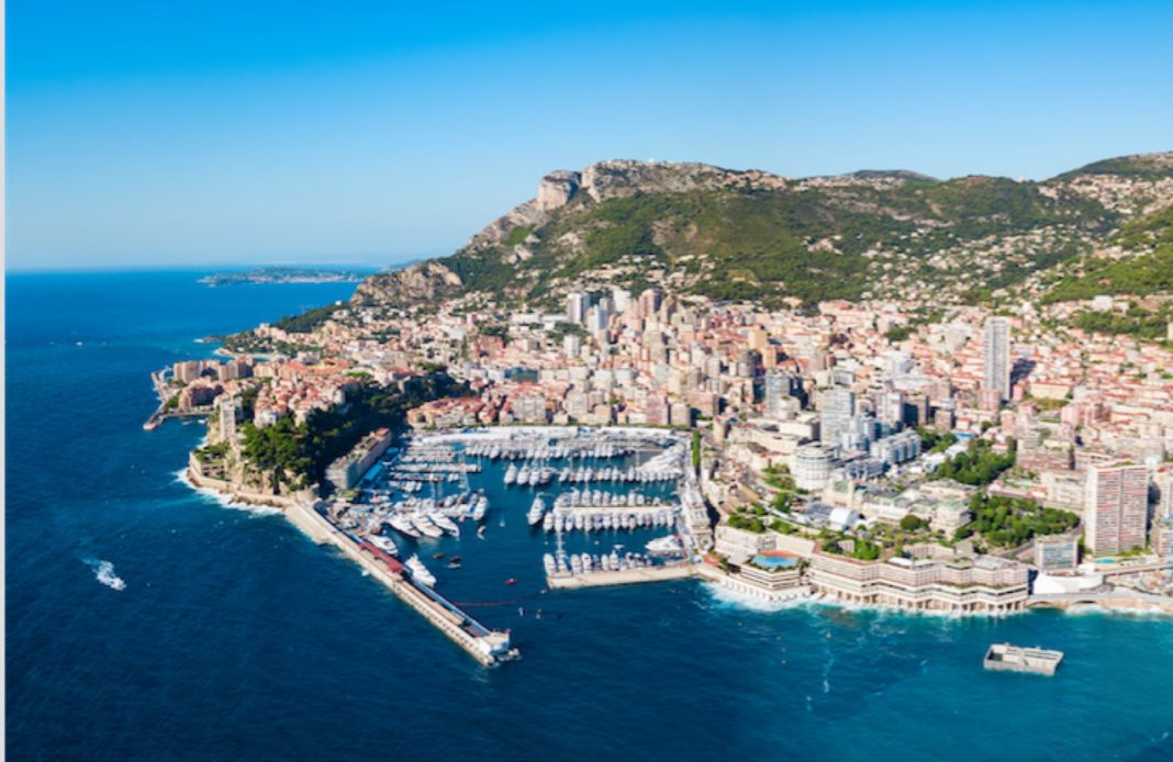 Du 16 au 21 juillet 2020, c’est au cœur de l’Hôtel Hermitage de Monte Carlo que Artcurial organise trois vacations exceptionnelles en Joaillerie, Horlogerie de collection et Hermès Vintage.
