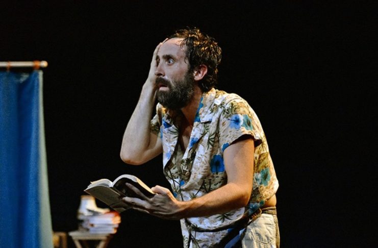 Et si vous entriez dans la chambre hallucinatoire de Philip K. Dick ? Philip K - Philip K Dick - SF - science fiction - syma news - florence yeremian - theatre - tempete - cartoucherie - julien villa - replicant - piece - androide - visionnaire - blade runner - seventies ) demence - lsd - écrivain americain