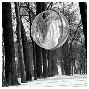 Melvin-sokolsky-bulle-photo-neige-blanc-syma-news-a-galerie-florence-yeremian