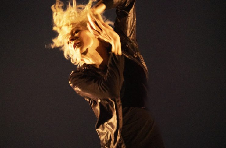 Avec “Stations”, Louise Lecavalier propose un éloge du mouvement en quatre temps Louise-lecavalier-danse-dance-syma-news-yeremian-gopikian-choregraphe-spectacle-theatre-de-la-ville-paris-quebec