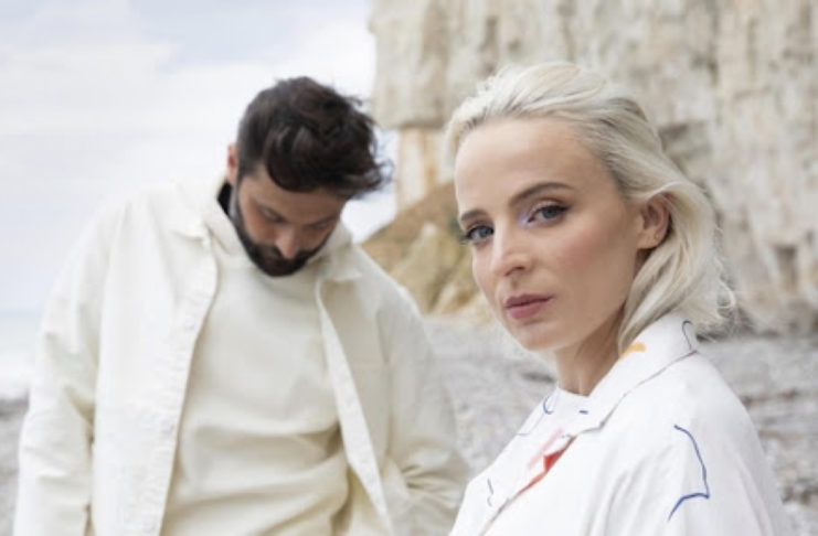 Madame Monsieur chante simplement comme « Des gens mortels » : Chronique musicale Madame Monsieur - Des gens mortels -