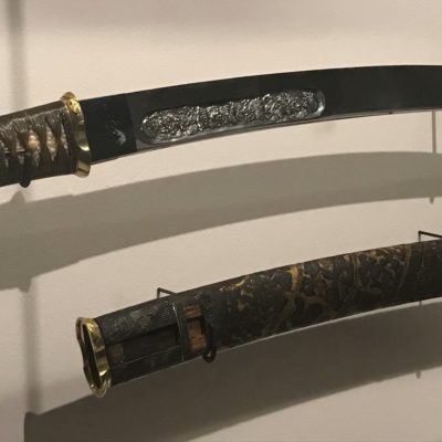 japon arc et sabre exposition paris musée arts asiatiques guimet meiji histoire samourai guerrier japonais tachi tanto casque kabuki estampe hiroshige chushingura danjuro