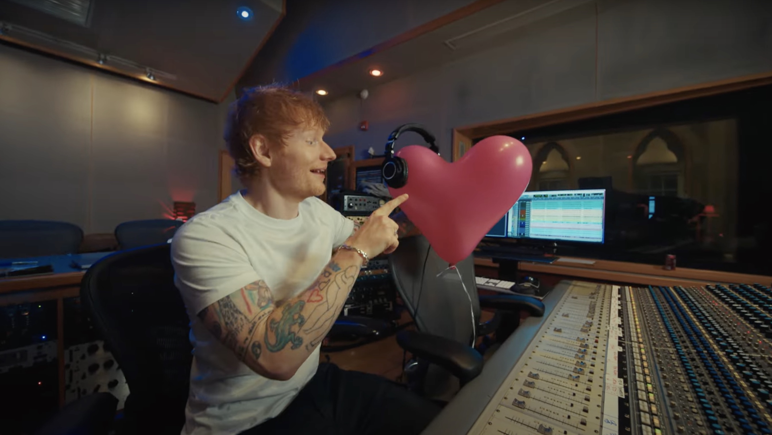 Ed Sheeran - Azizam - Play