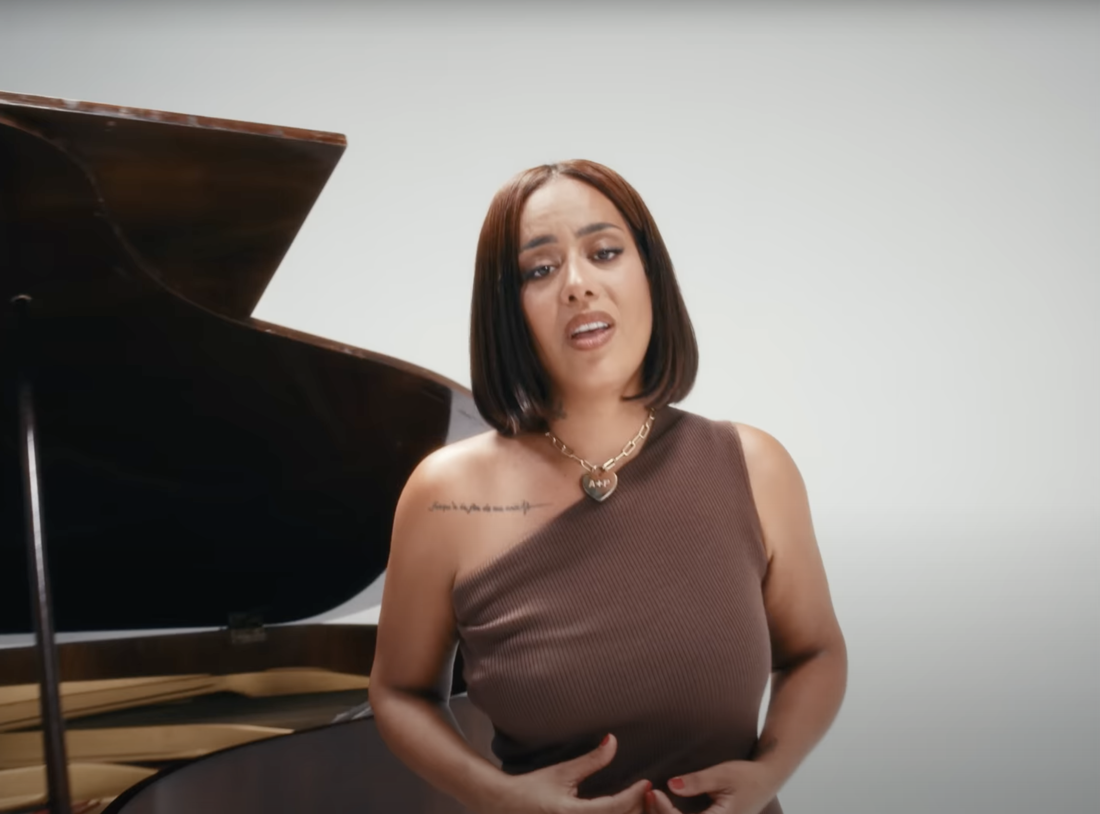 Amel Bent - Pourquoi tu restes ? -