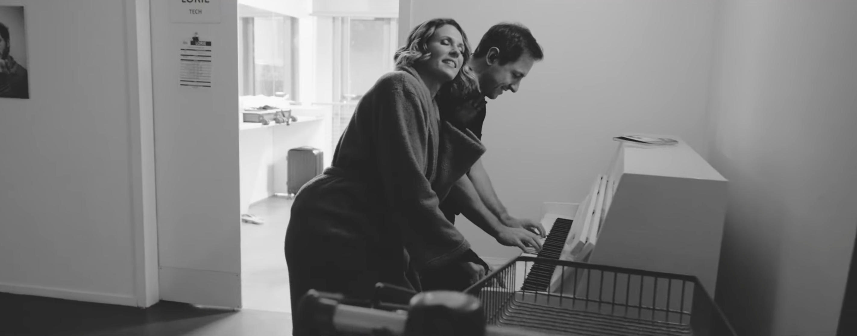 Lorie - Une minute -