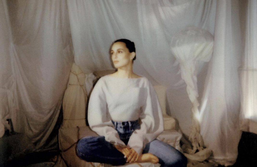 Barbara Pravi - Reconstruire - 8 mars - femmes -