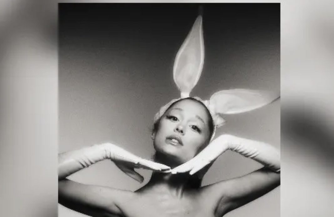 Une 2 Ariana Grande - Dangerous Woman - tenth anniversary -