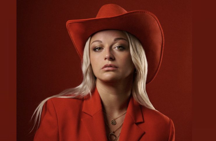 Eloïz une « Cow-Girl moderne » galopant de succès Eloïz - cow girl moderne -